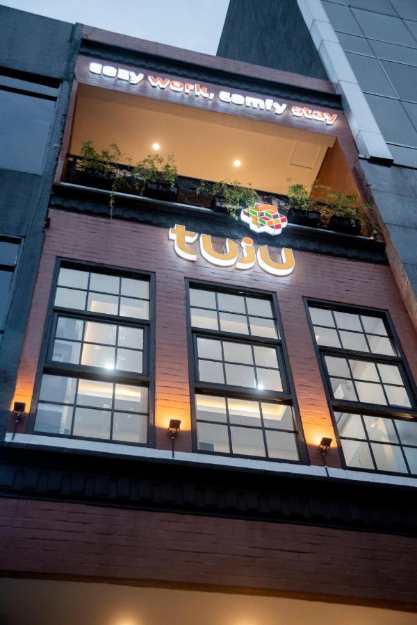Tuju Arteri Pods Hostel Jakarta Exterior photo