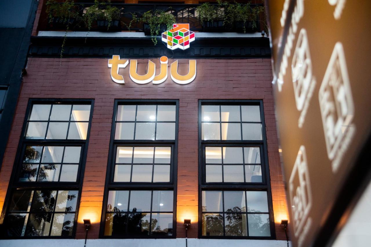 Tuju Arteri Pods Hostel Jakarta Exterior photo